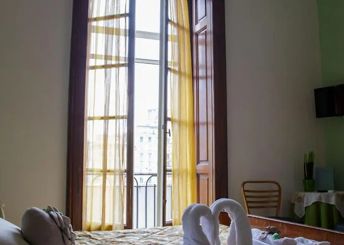 לינה וארוחת בוקר Parthenope's 4*