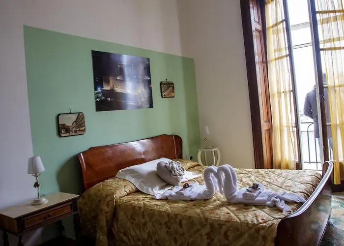 לינה וארוחת בוקר Parthenope's 4*