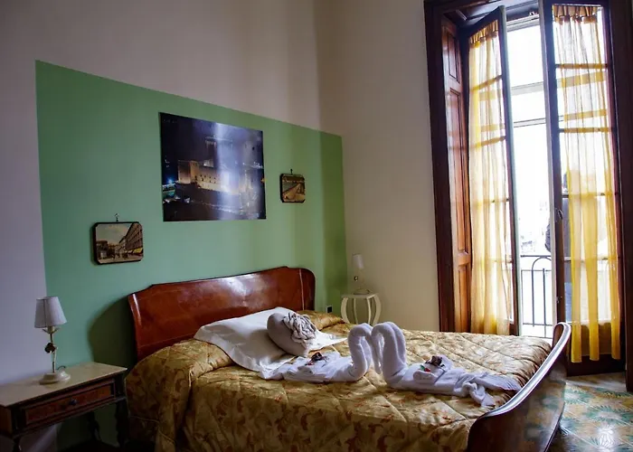 לינה וארוחת בוקר Parthenope's