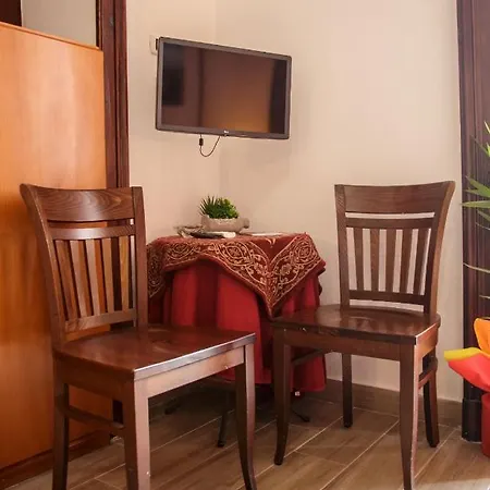 فندق مبيت وإفطار Parthenope's 4*