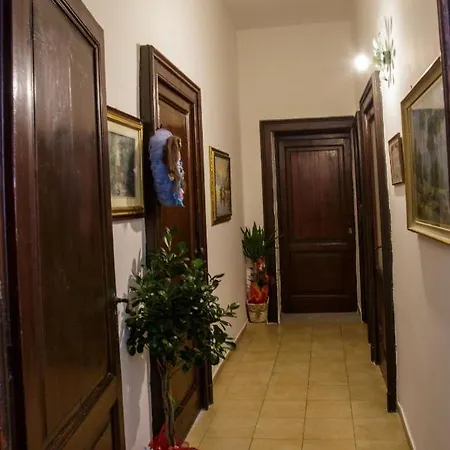 Parthenope's 4* Neapol