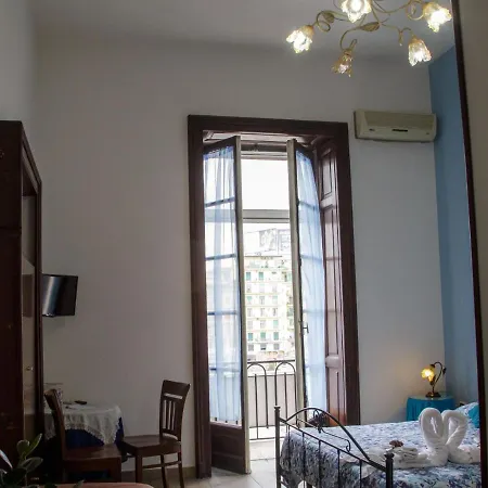 Parthenope's 4* Neapol