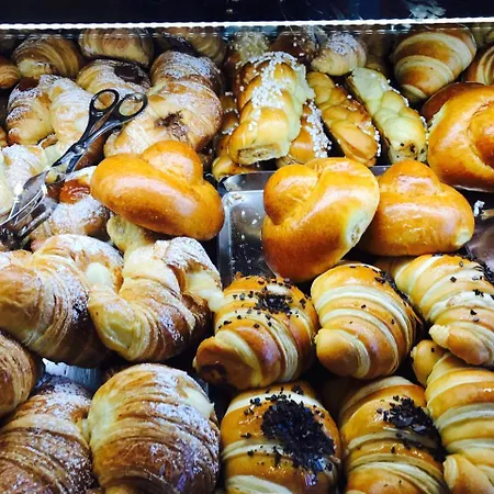 Parthenope's Couette-café